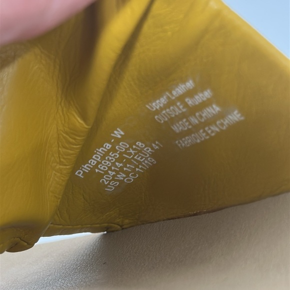 Olukai Women’s Pihapiha Gold sandal slides size 11 - Picture 6 of 7